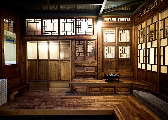 Award-winning Private Hanok With Atrium - *