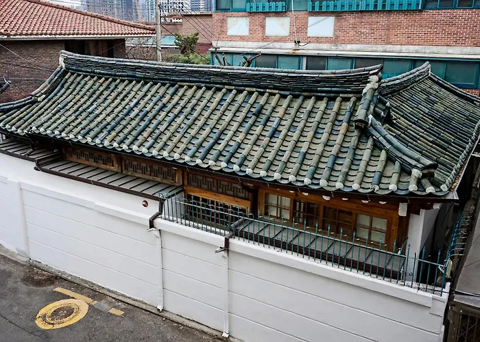 Award-winning Private Hanok With Atrium - *