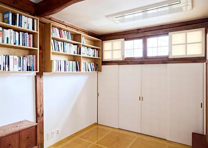 Award-winning Private Hanok With Atrium -