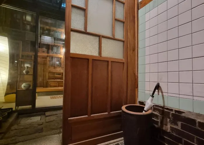 Award-winning Private Hanok With Atrium - 펜션 서울특별시